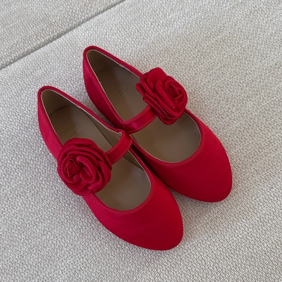 Janie and Jack Other - Elegant Red kids Shoes with Floral Accent